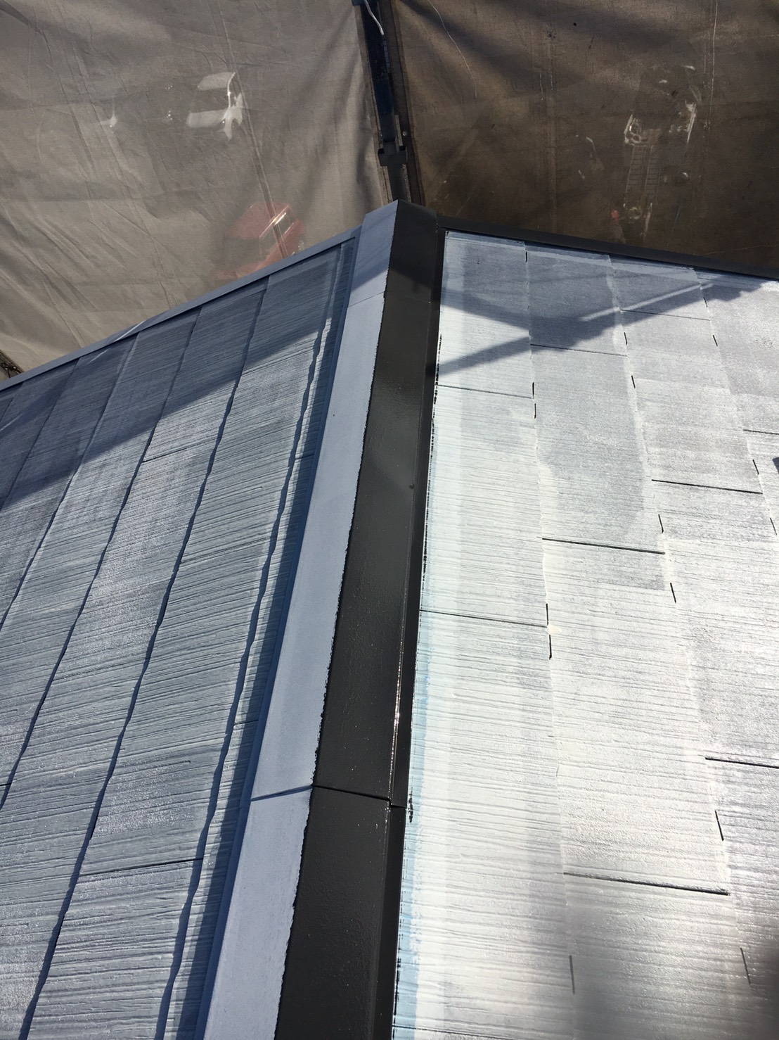 大分市光吉｜マックスシールド1500F-JYで屋根板金上塗りです　