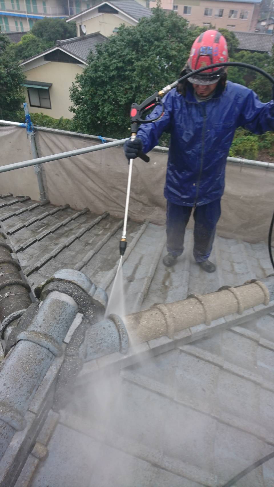 別府市上平田で屋根・外壁高圧洗浄工事を行いました　