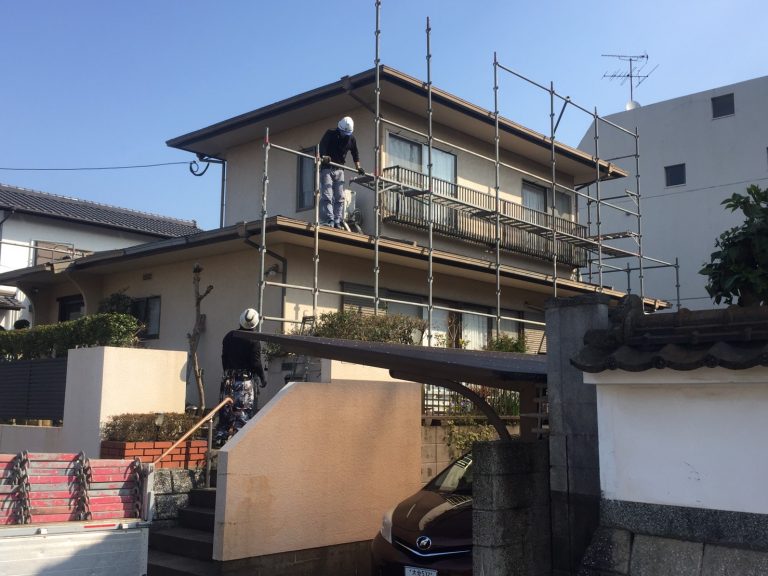 大分市宮河内ハイランドで塗装工事の為、足場仮設工事に入りました 街の外壁塗装やさん大分店|大分市・別府市の外壁、屋根塗装専門店 大分市宮河内ハイランドで塗装工事の為、足場仮設工事に入りました 街の外壁塗装やさん大分店|大分市・別府市の外壁、屋根塗装専門店